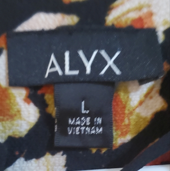 Alyx Multicolor Wrap Top. Size L - Picture 6 of 10